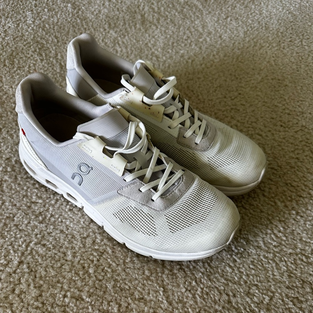 On Running Women's White/Cream Athletic Shoes